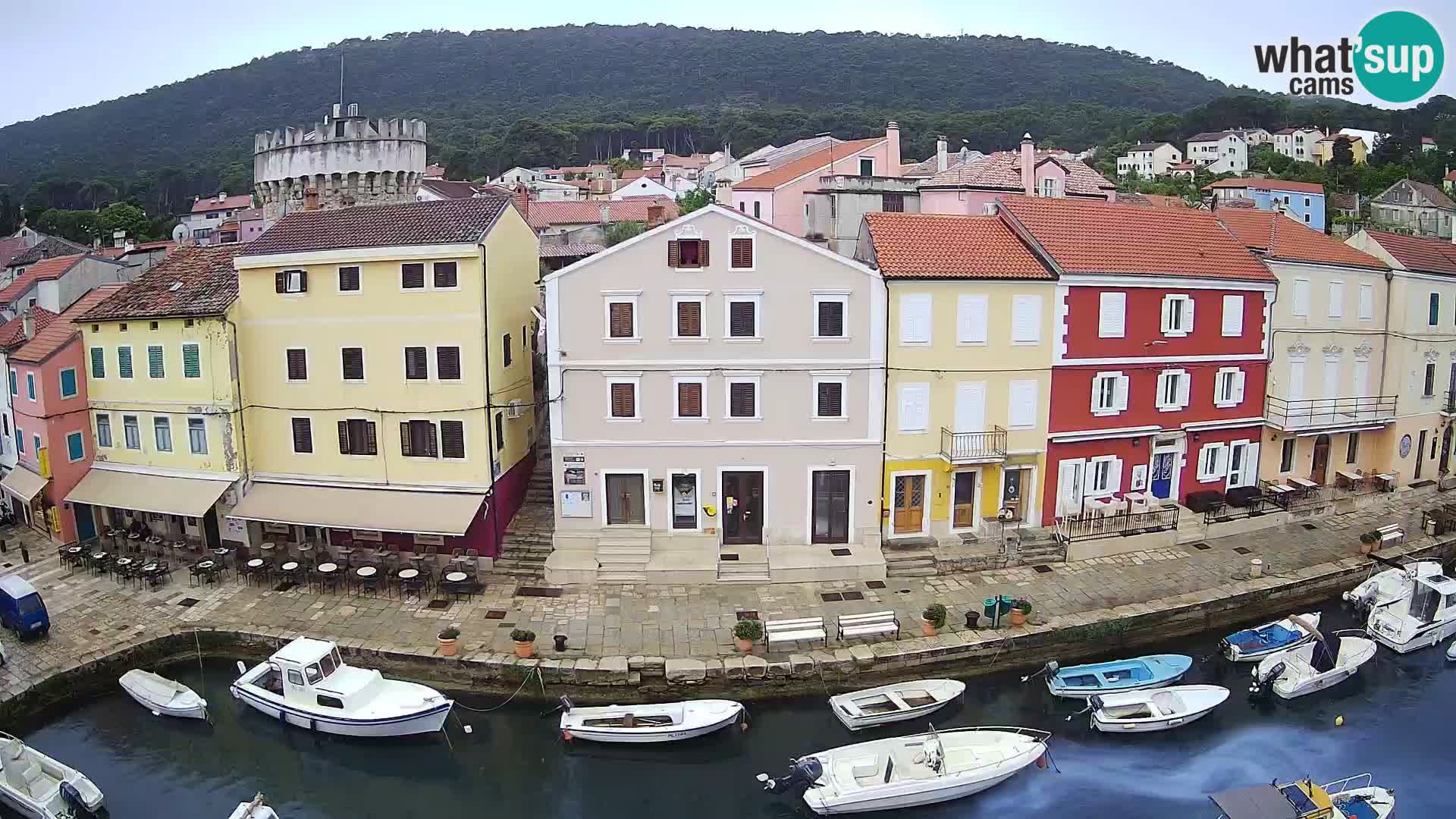 Veli Lošninj webcam – main square