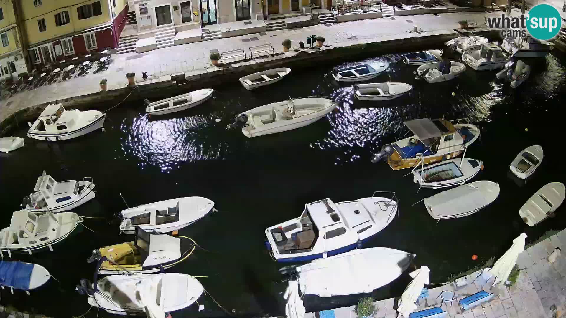 Veli Lošninj webcam – main square