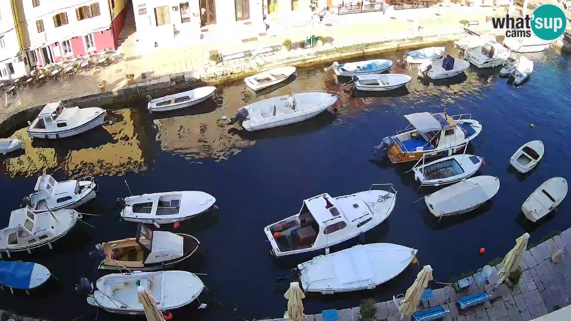 Veli Lošninj webcam – main square