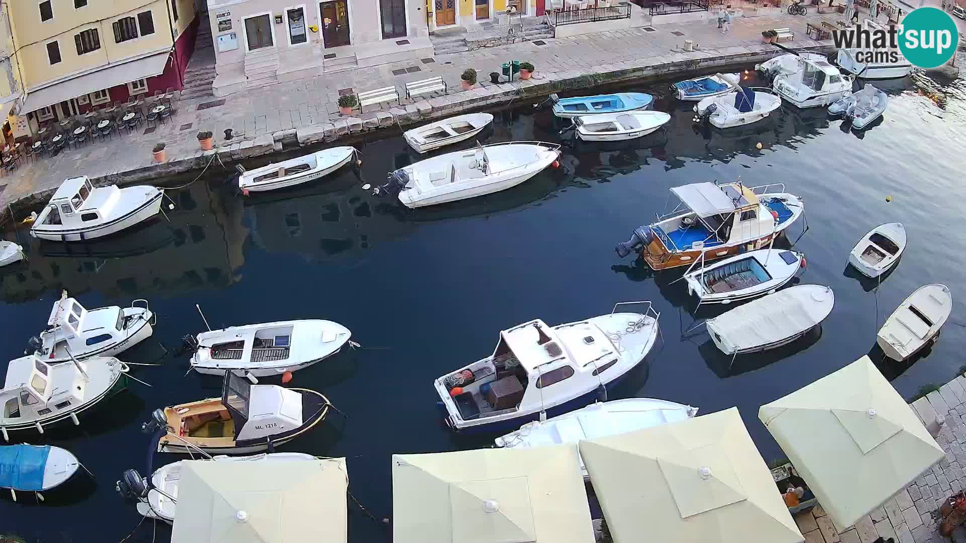 Veli Lošninj webcam – main square