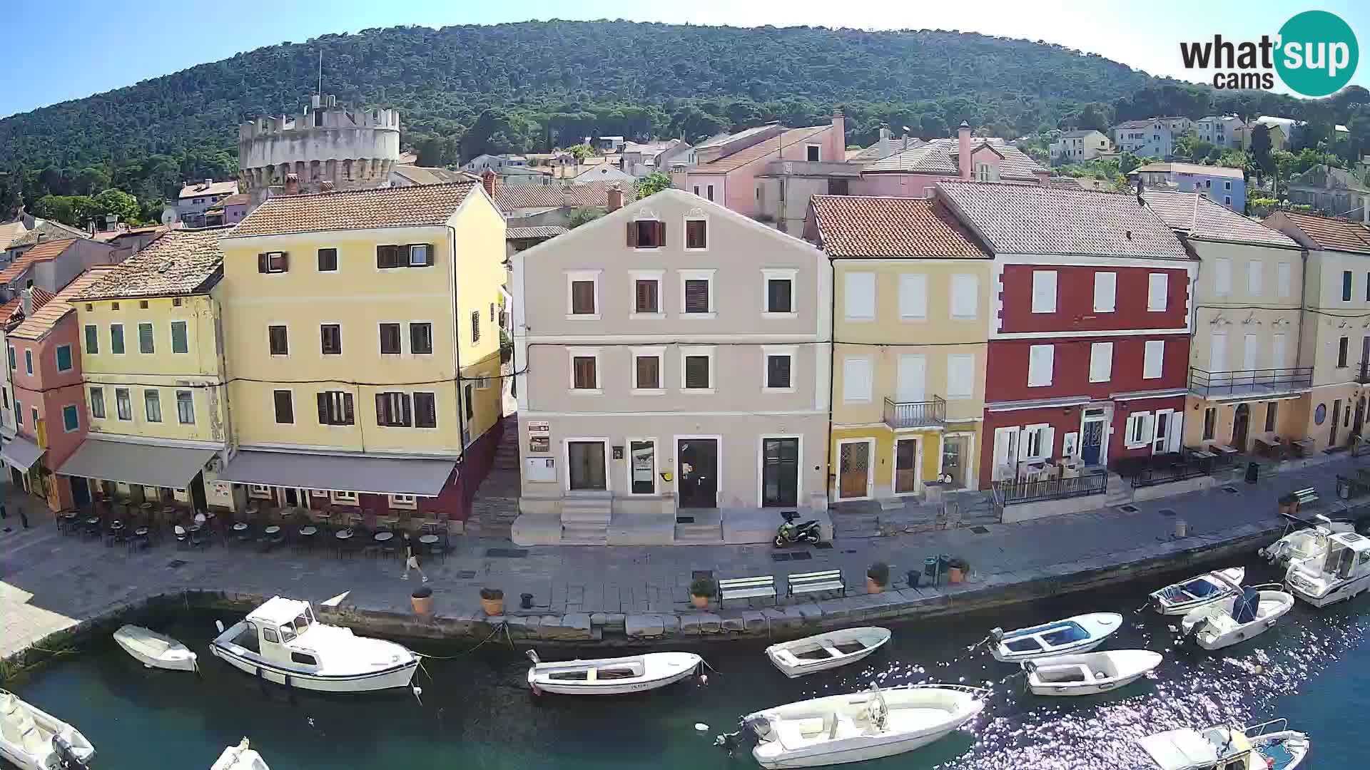Veli Lošninj webcam – main square