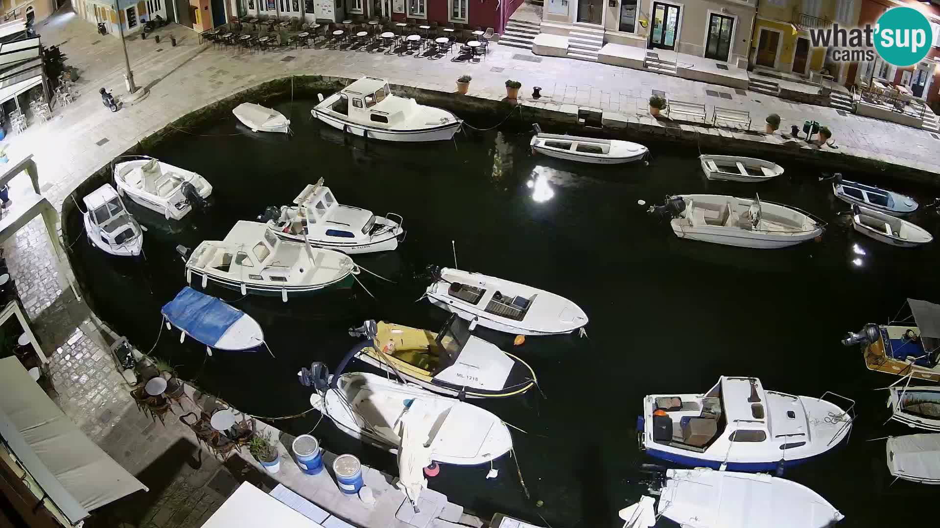 Veli Lošninj webcam – main square