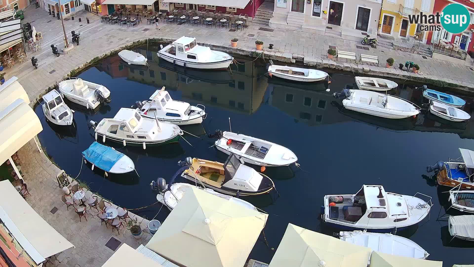 Veli Lošninj webcam – main square