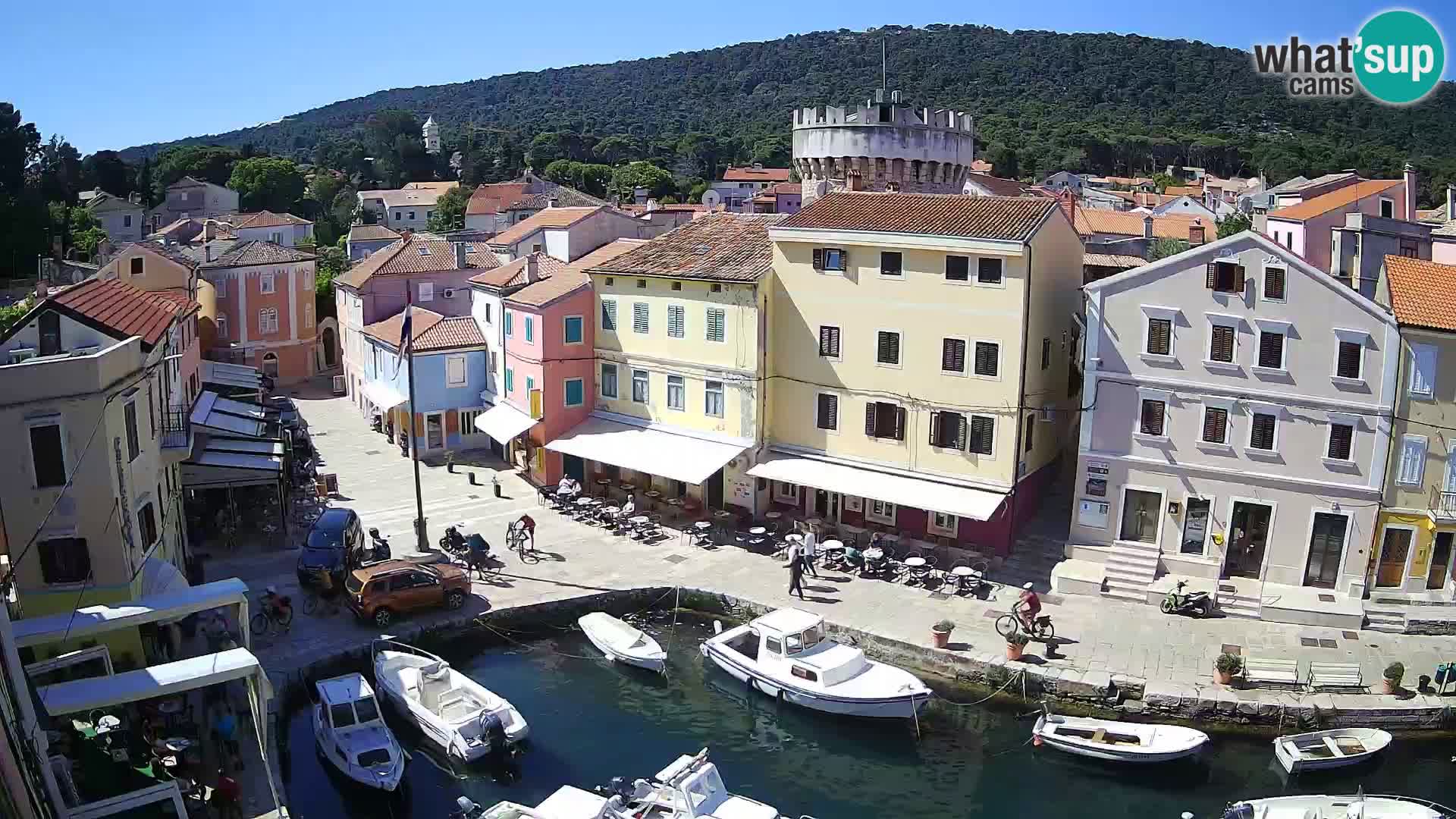 Veli Lošninj webcam – main square