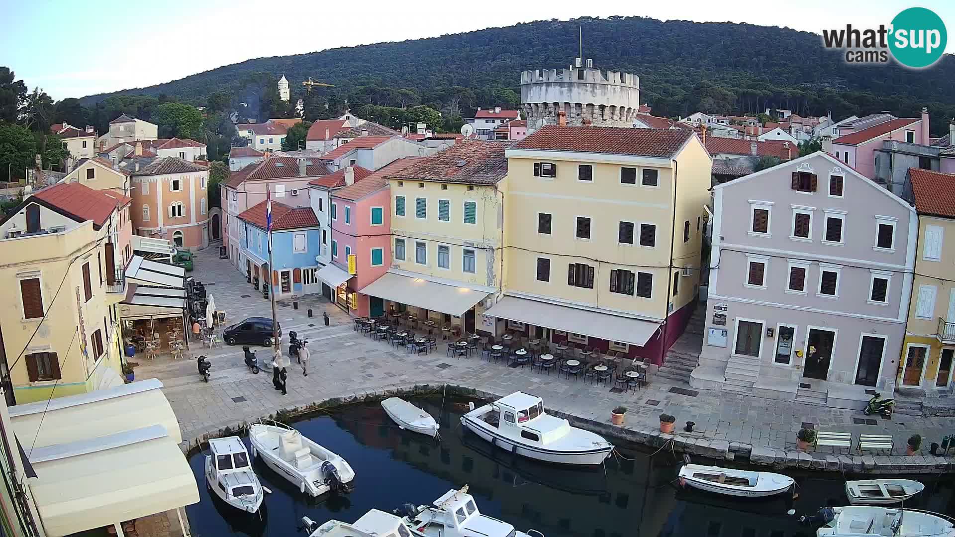Veli Lošninj webcam – main square