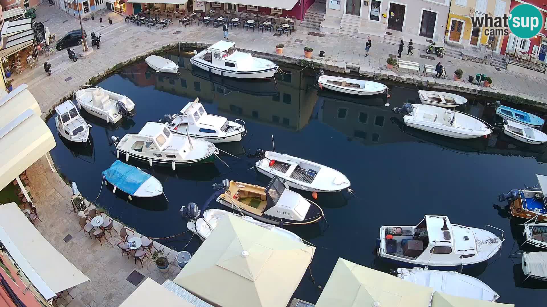 Veli Lošninj webcam – main square