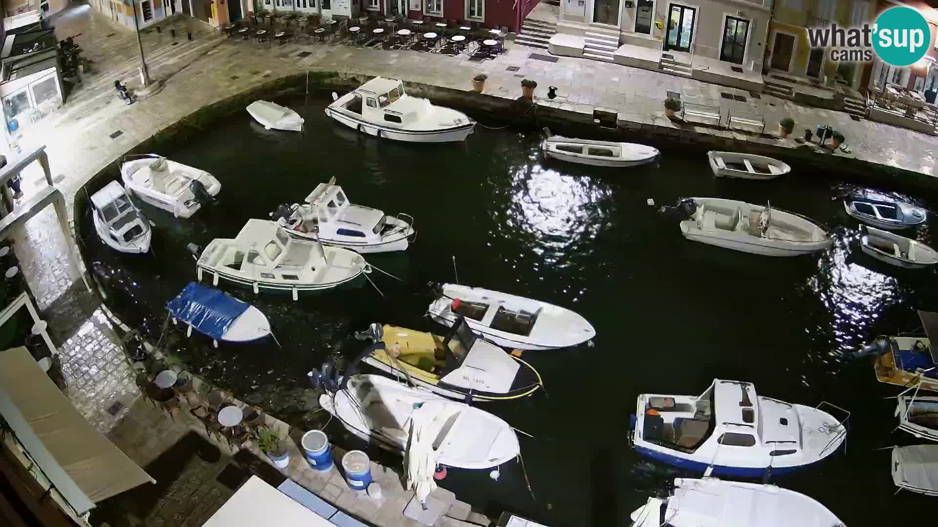 Veli Lošninj webcam – main square