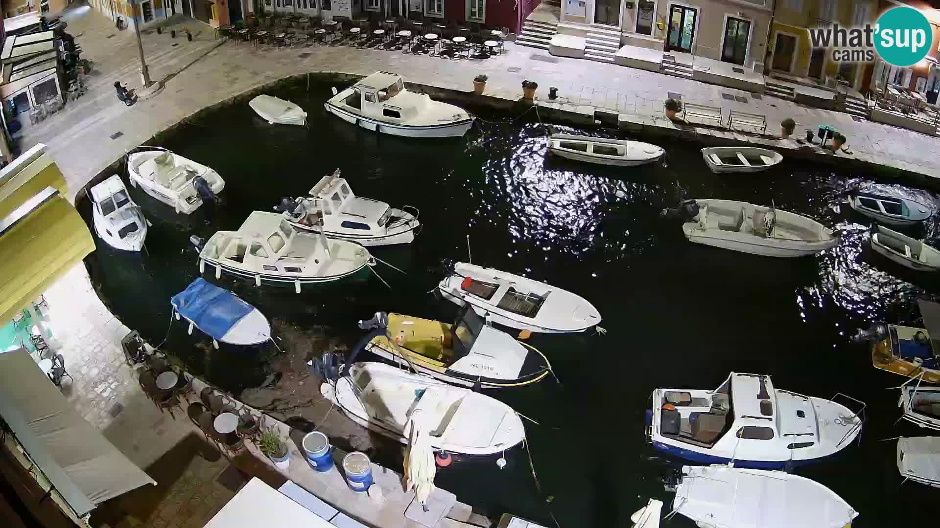 Veli Lošninj webcam – main square