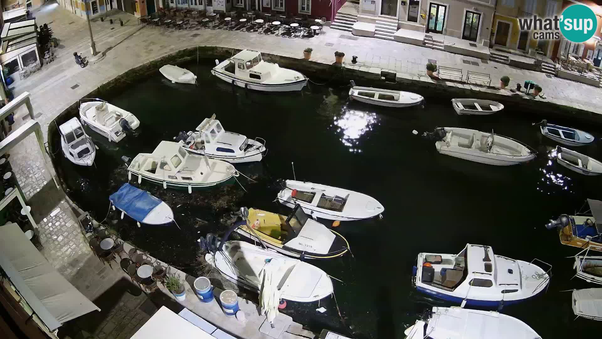 Veli Lošninj webcam – main square