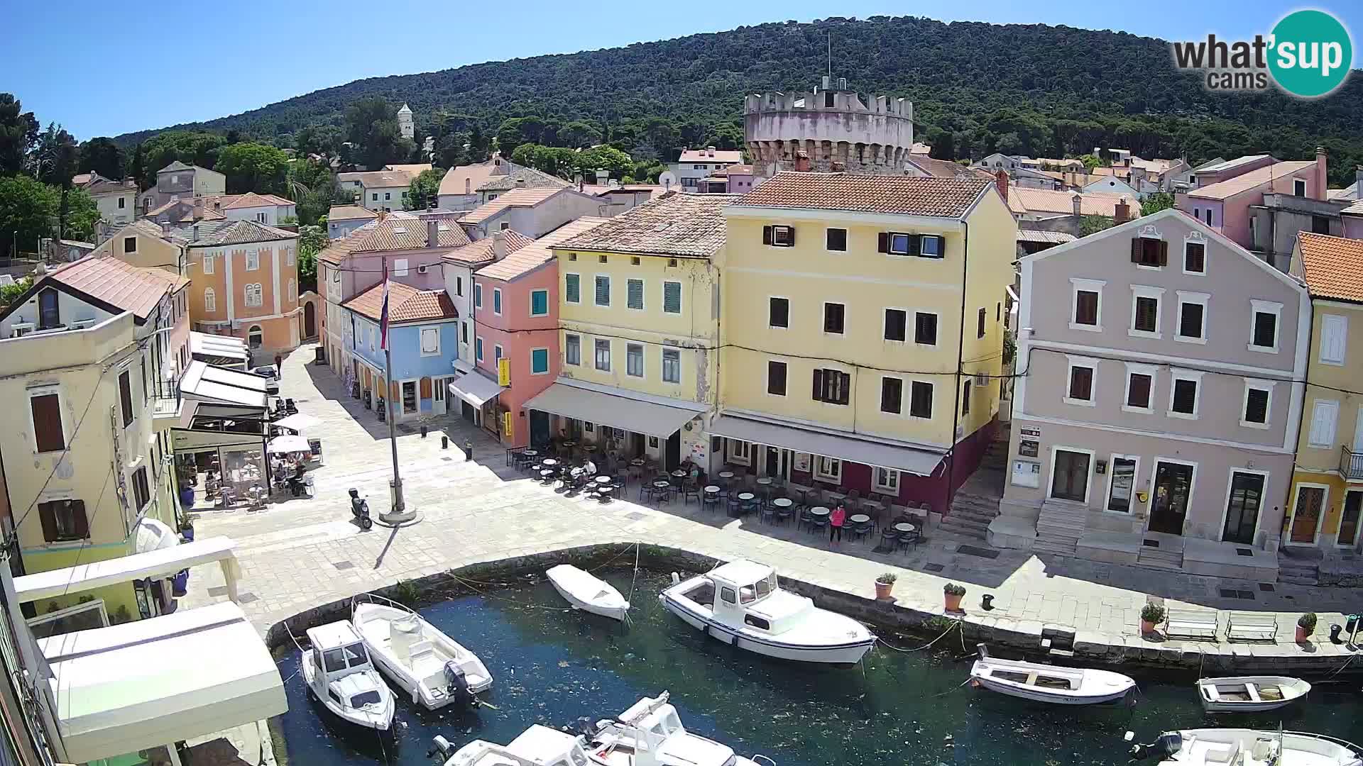Veli Lošninj webcam – main square
