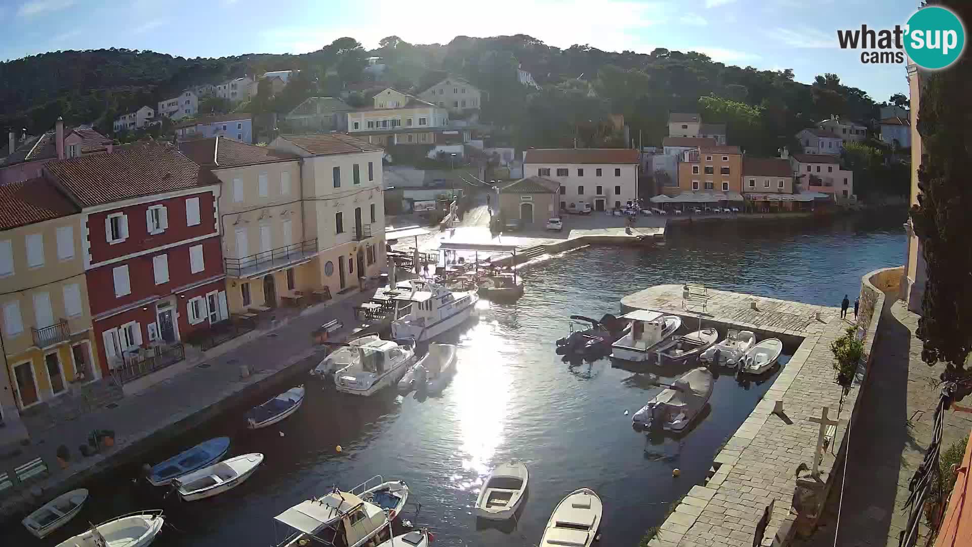 Veli Lošninj webcam – main square