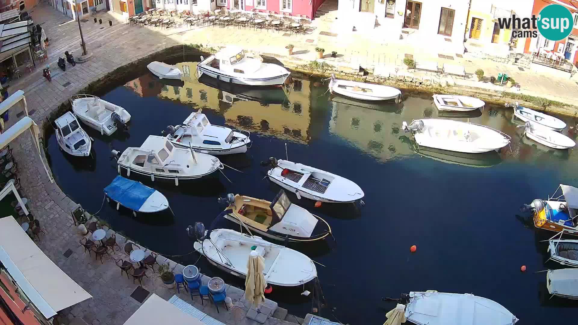 Veli Lošninj webcam – main square