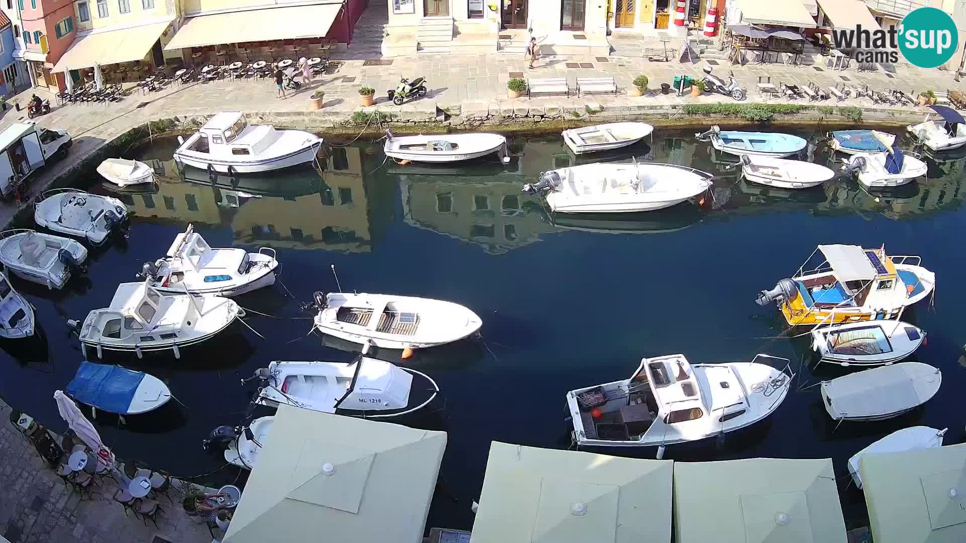 Veli Lošninj webcam – main square