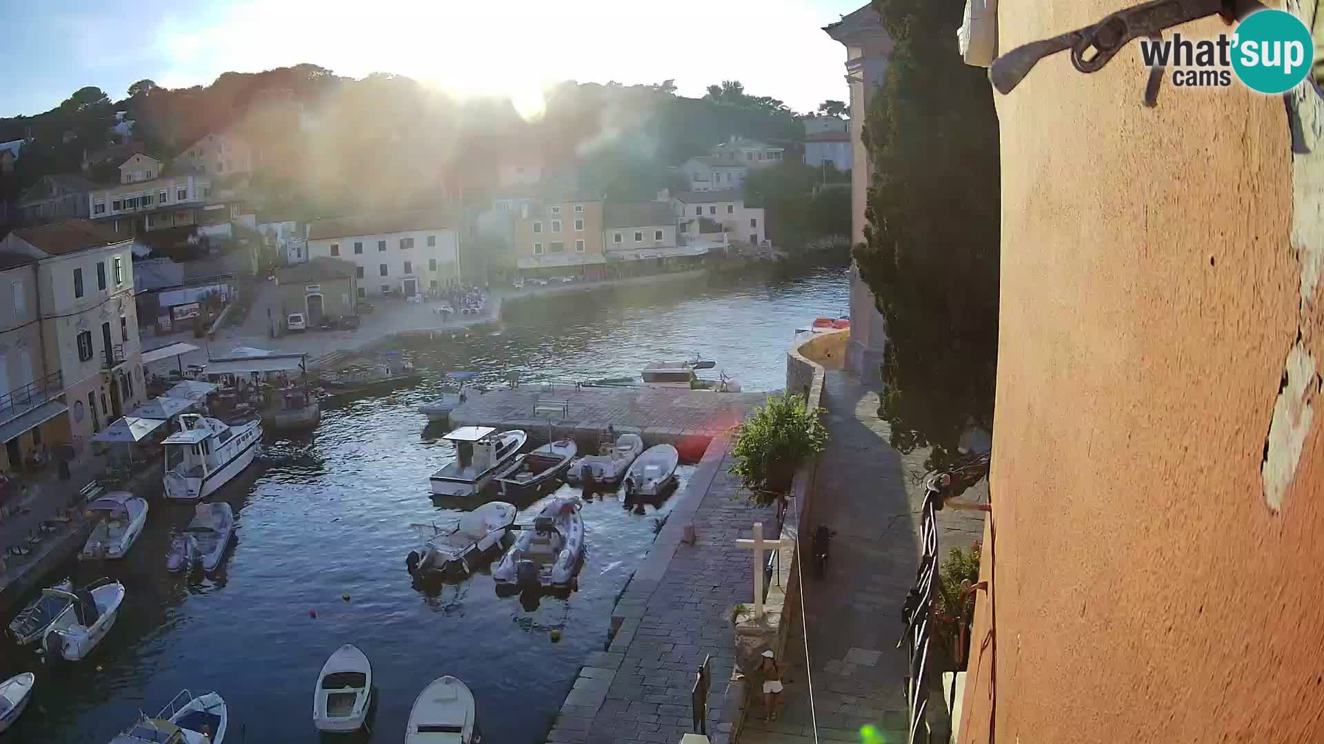Veli Lošninj webcam – main square