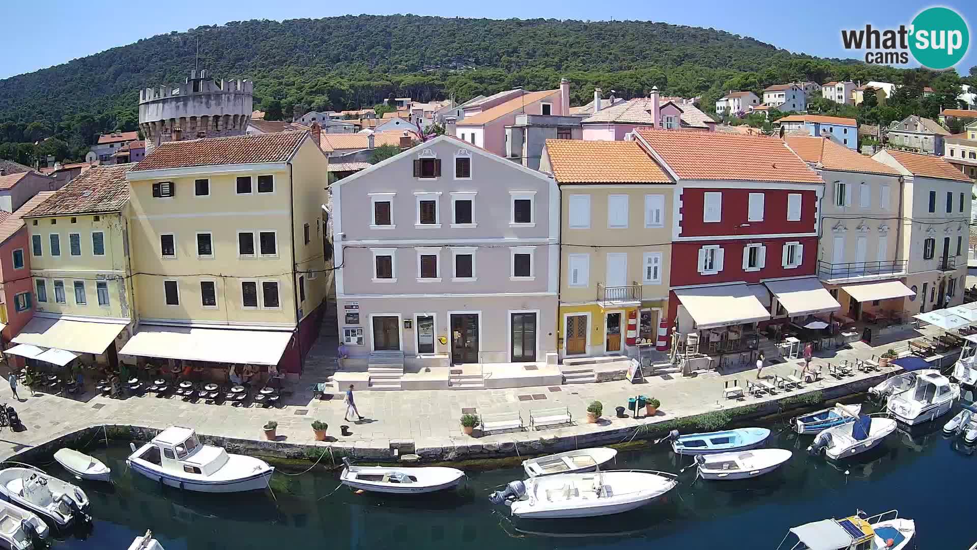 Veli Lošninj webcam – main square