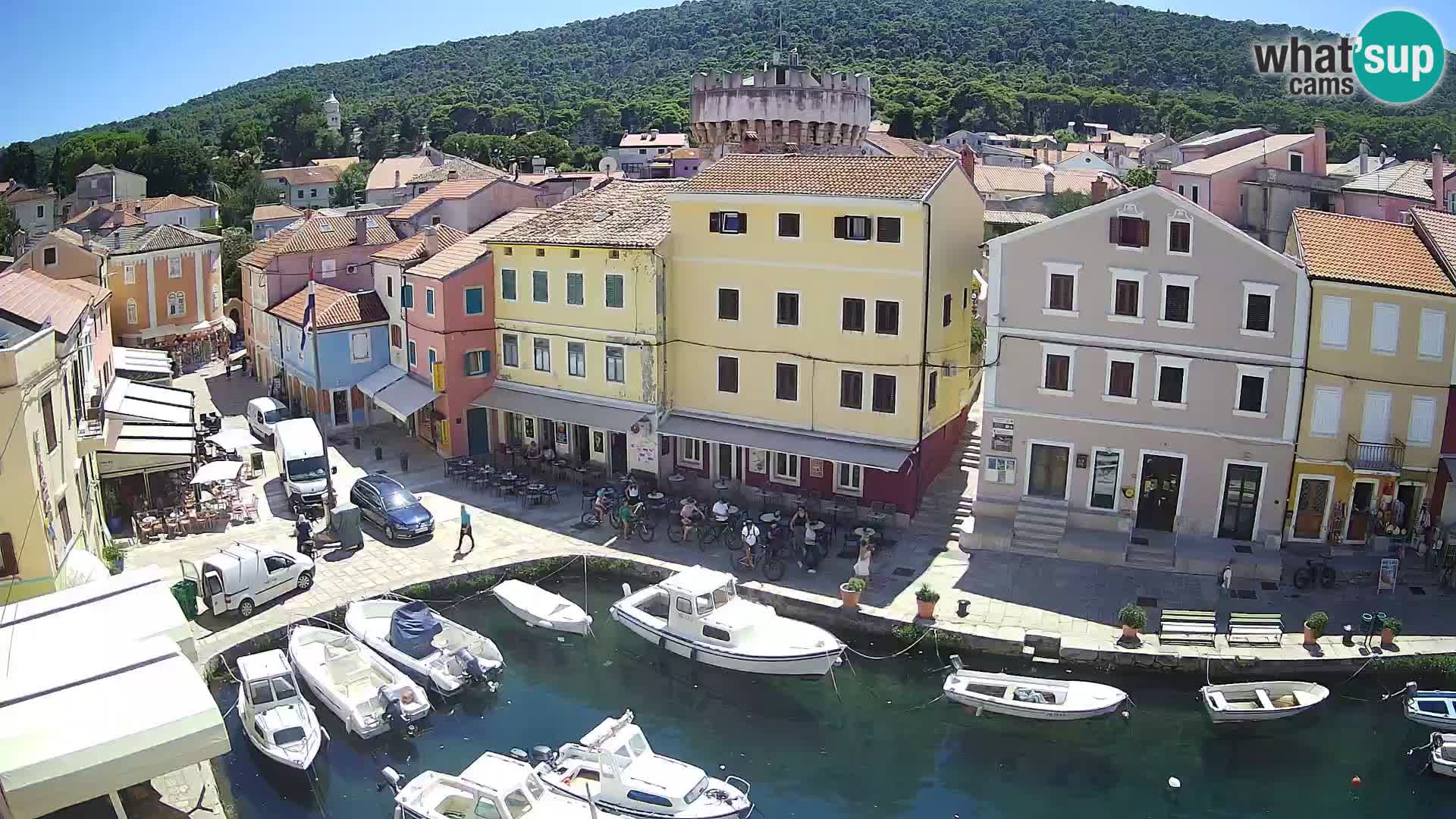Veli Lošninj webcam – main square