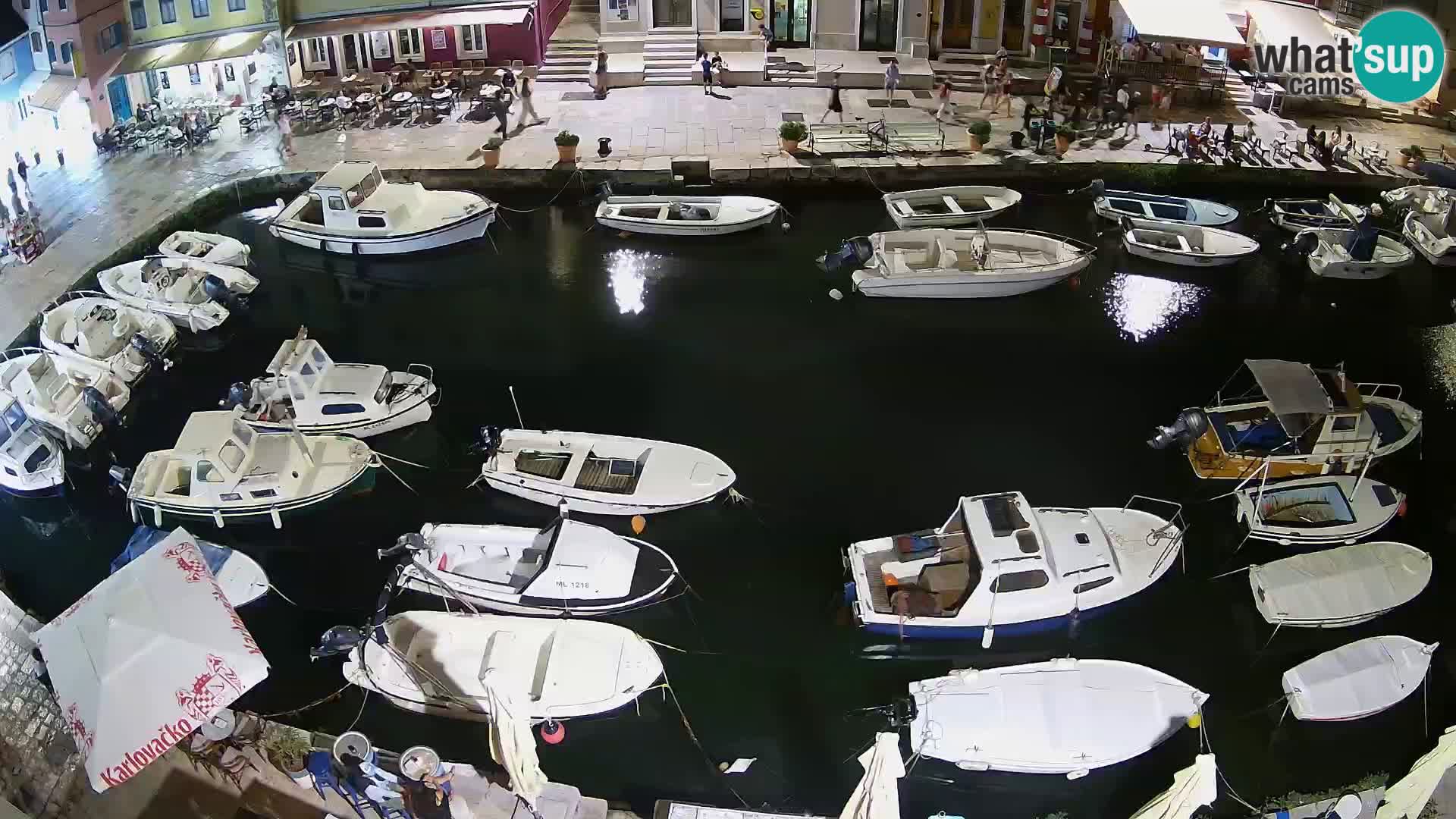 Veli Lošninj webcam – main square
