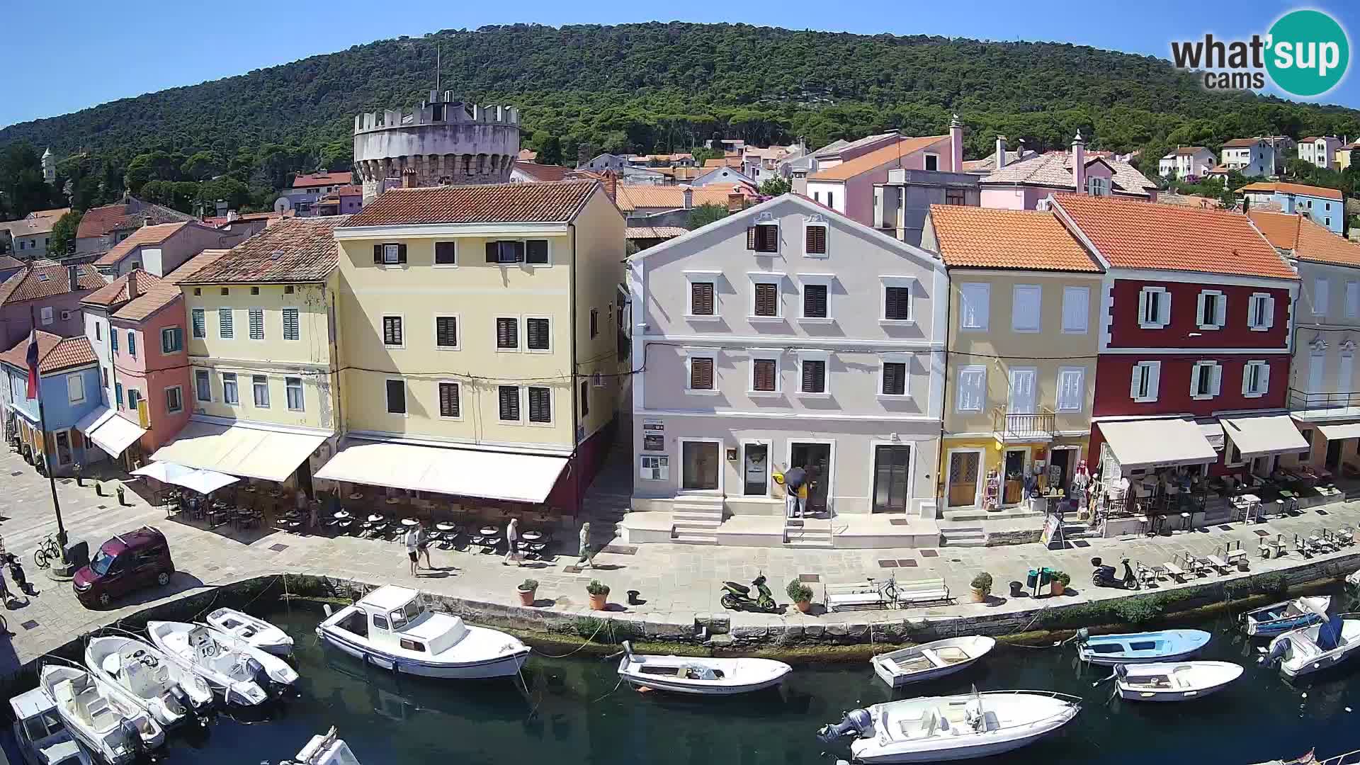 Veli Lošninj webcam – main square