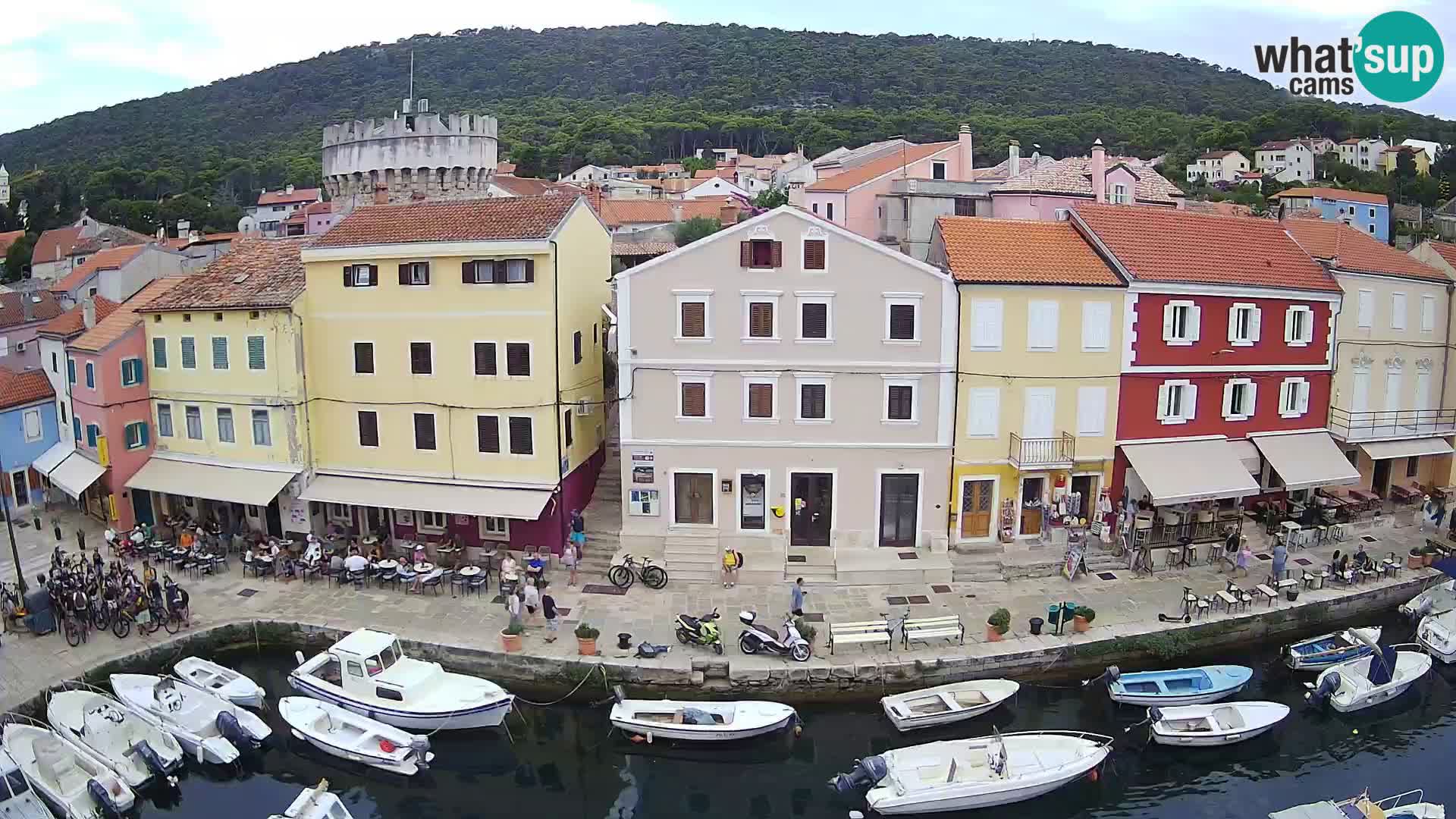 Veli Lošninj webcam – main square