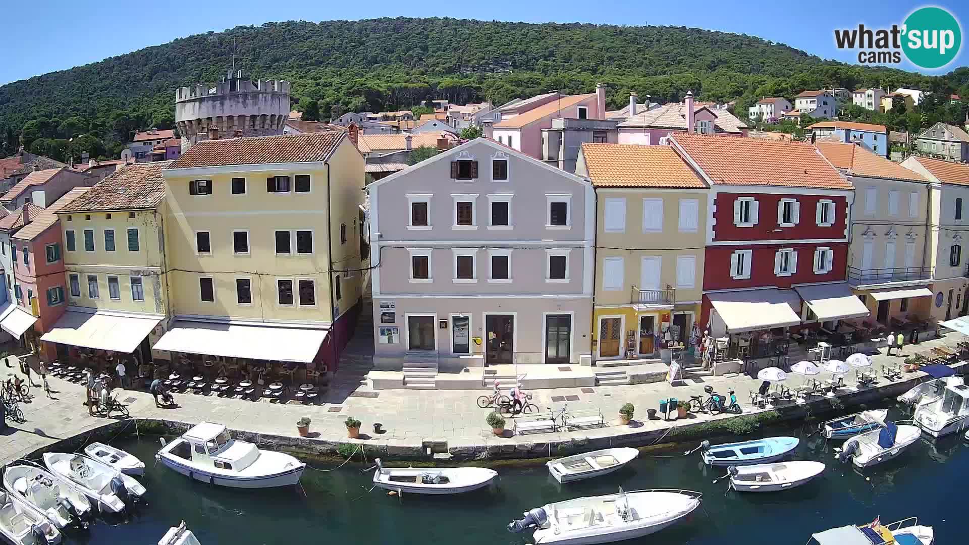 Veli Lošninj webcam – main square