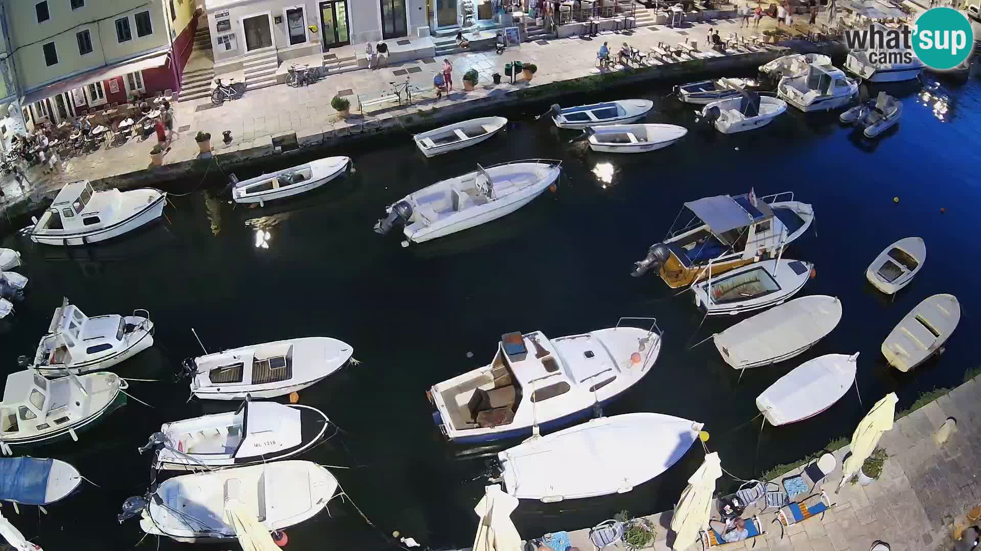 Veli Lošninj webcam – main square