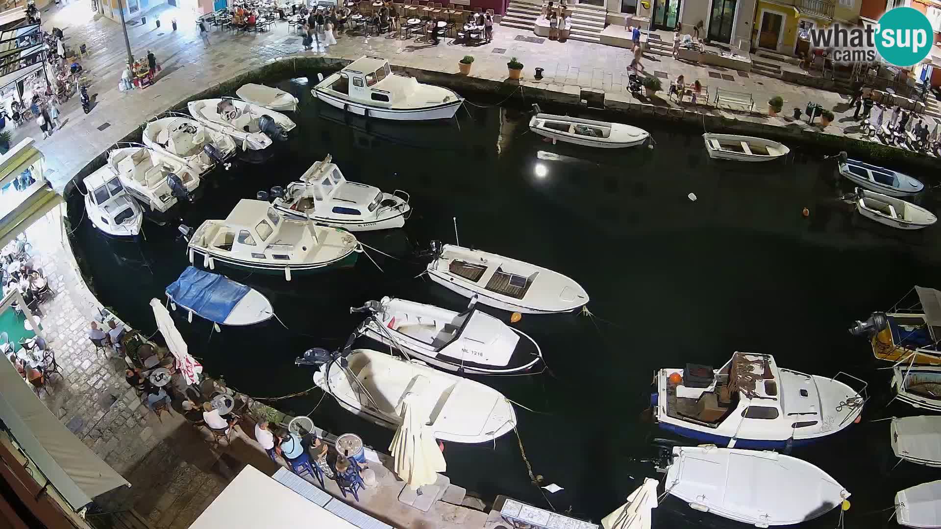 Veli Lošninj webcam – main square