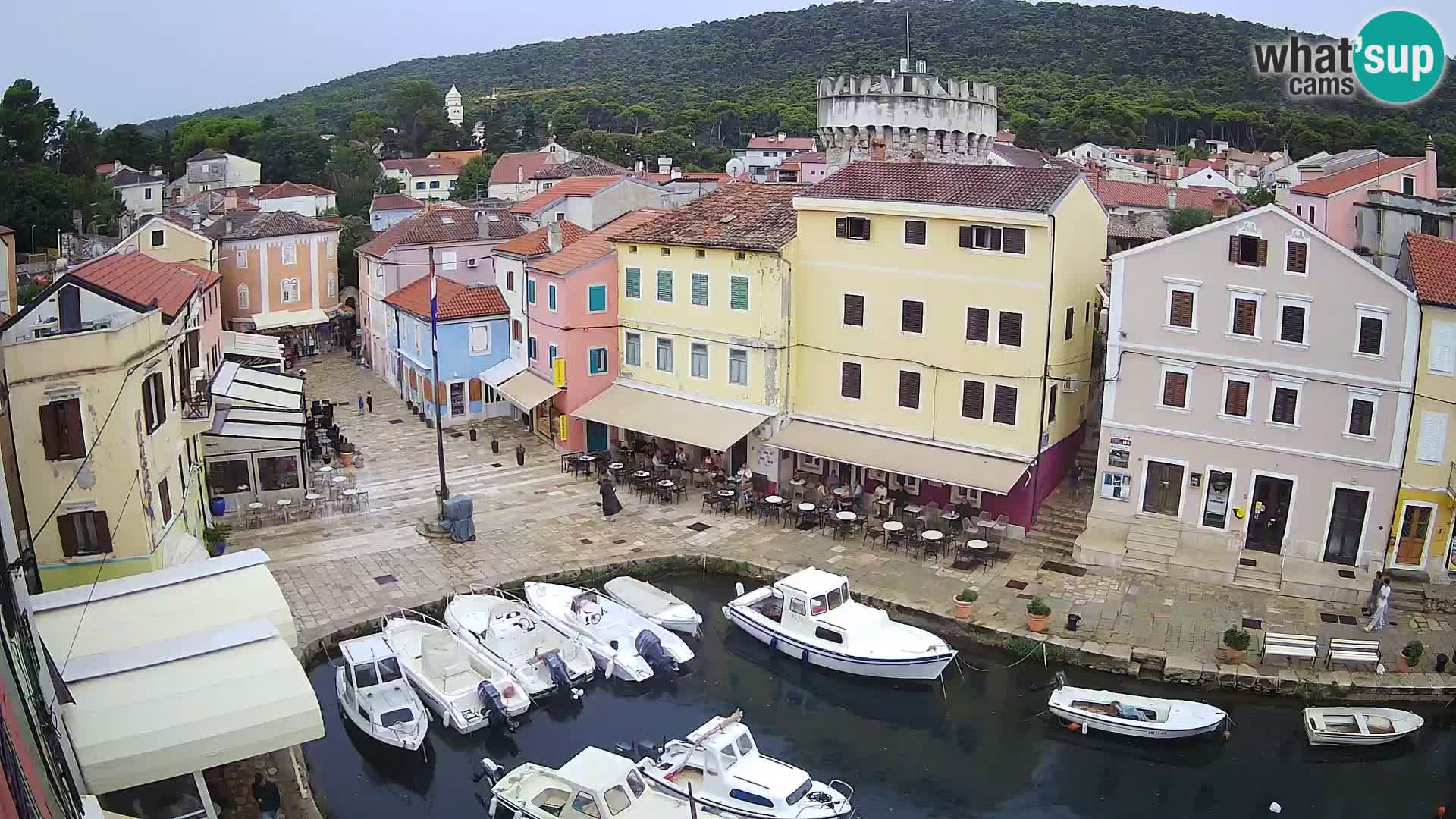Veli Lošninj webcam – main square
