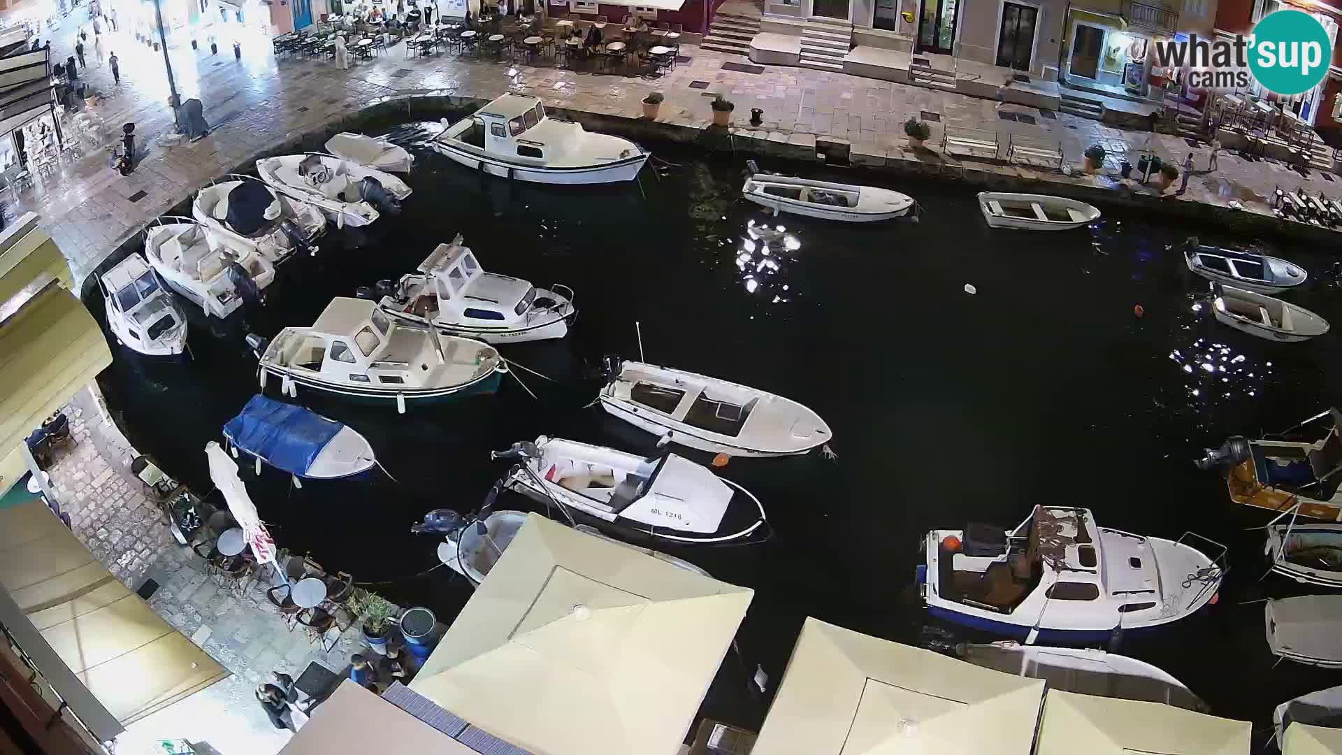 Veli Lošninj webcam – main square