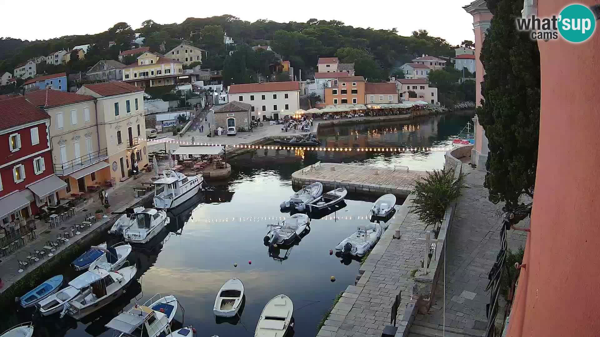 Veli Lošinj web kamera – trgič