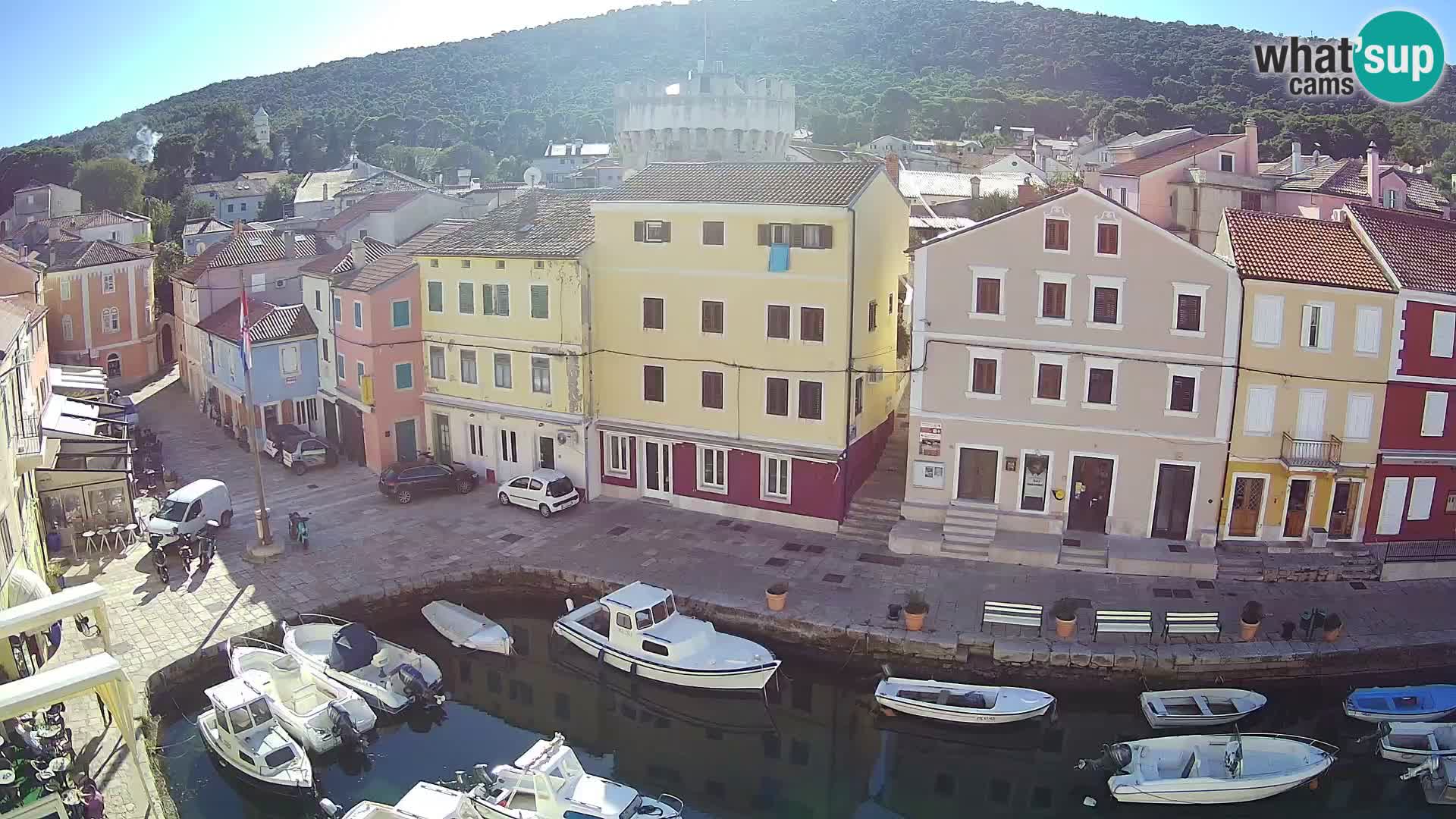Veli Lošninj webcam – main square