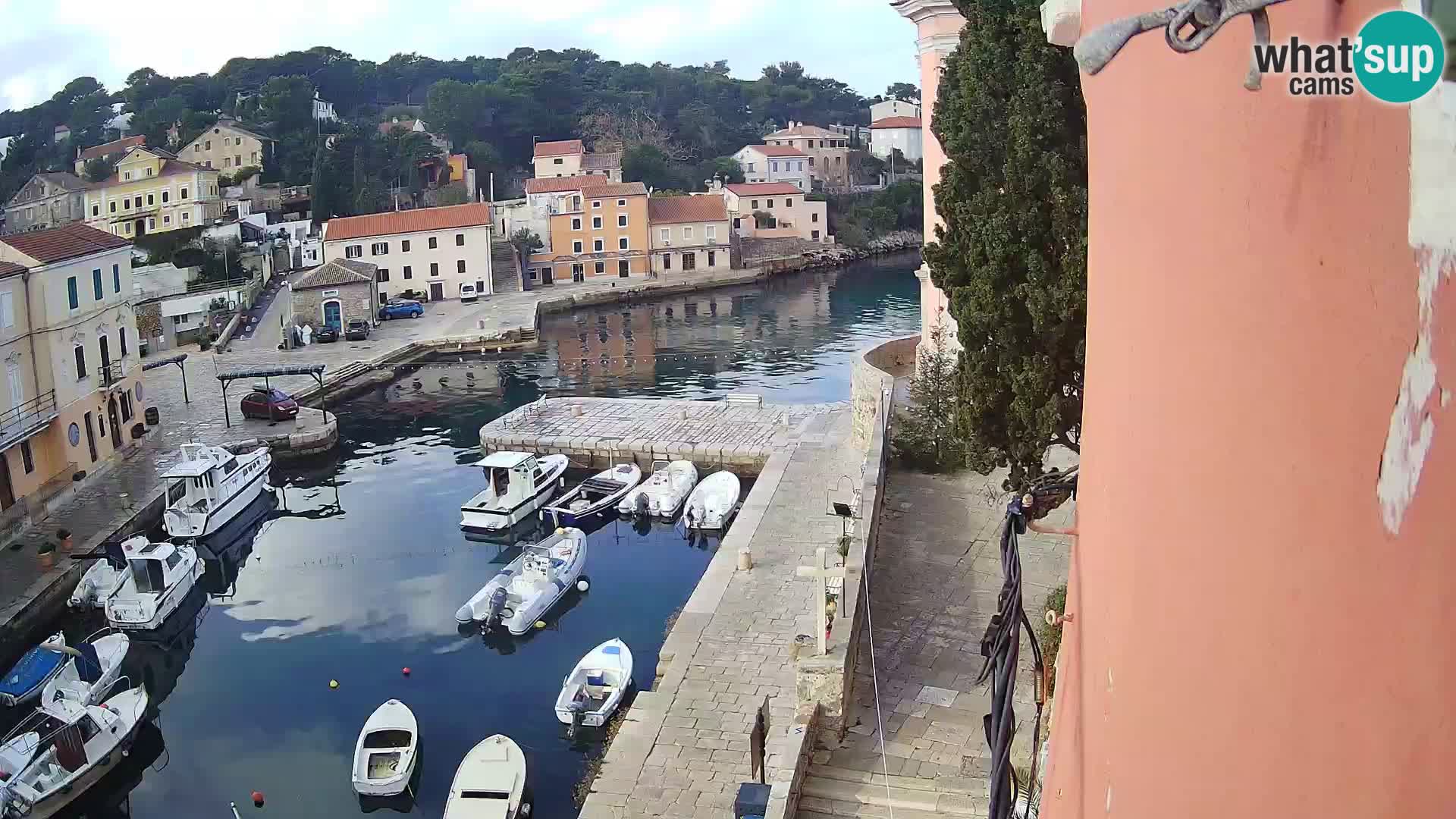 Veli Lošninj webcam – main square