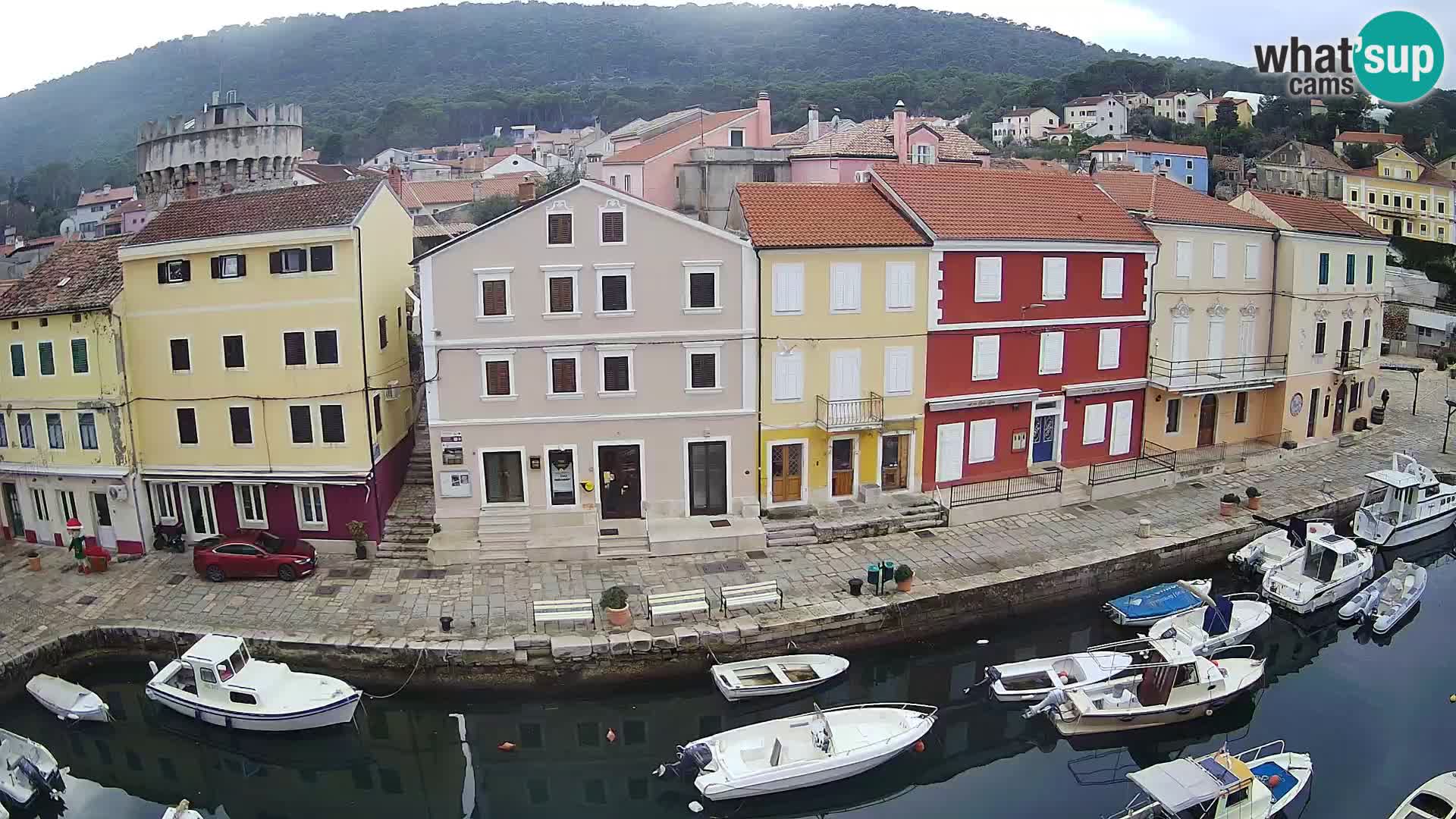 Veli Lošninj webcam – main square
