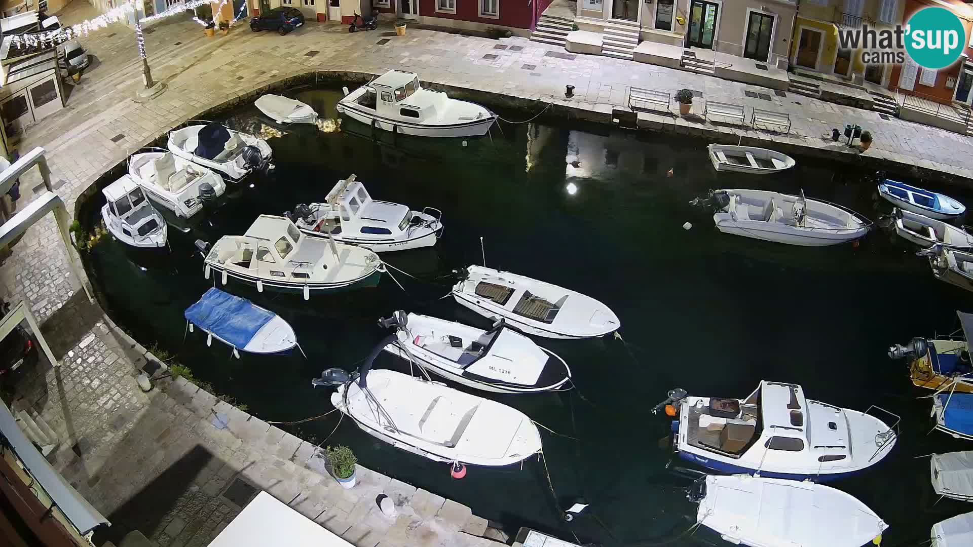 Veli Lošninj webcam – main square