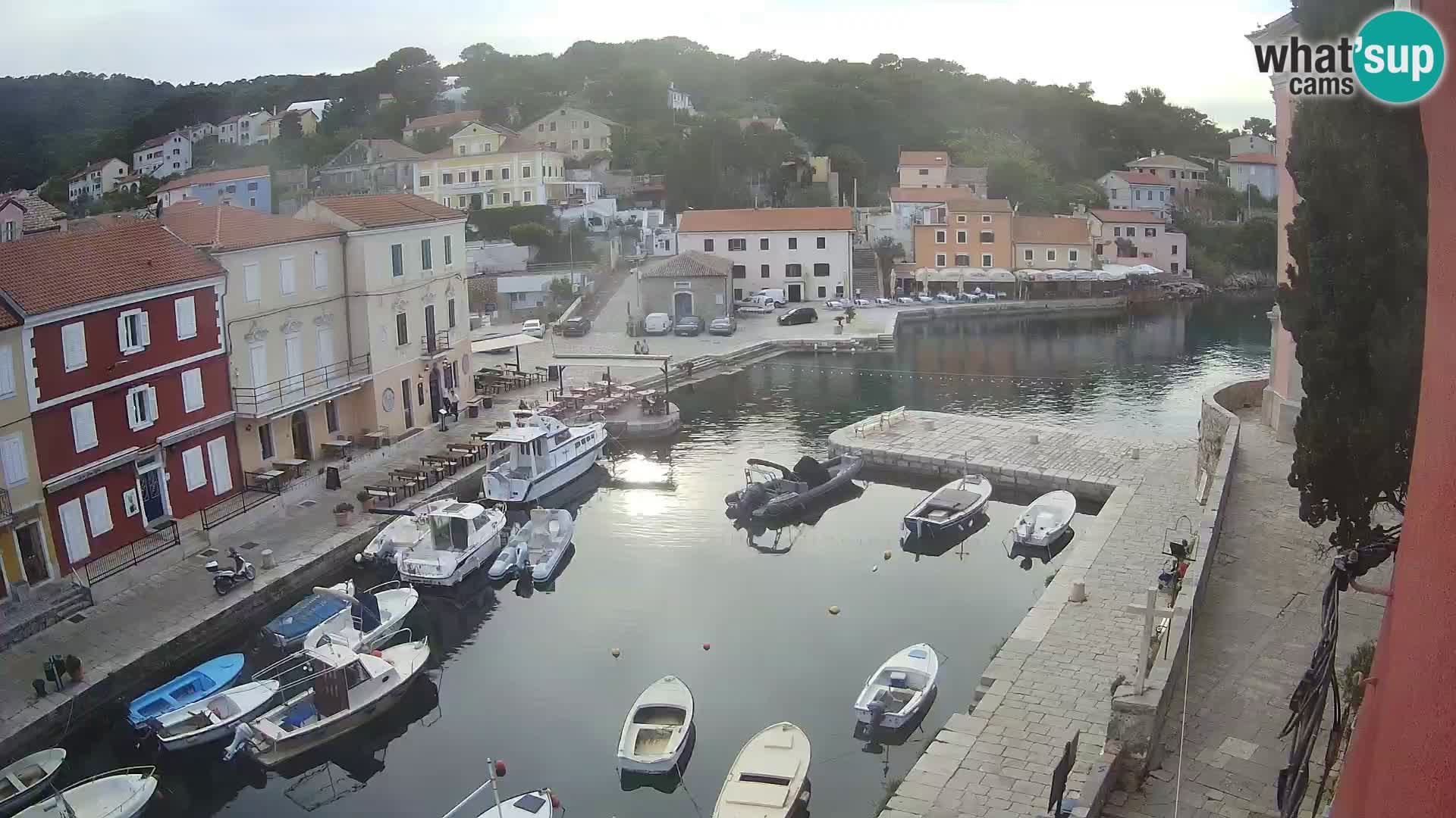 Veli Lošninj webcam – main square