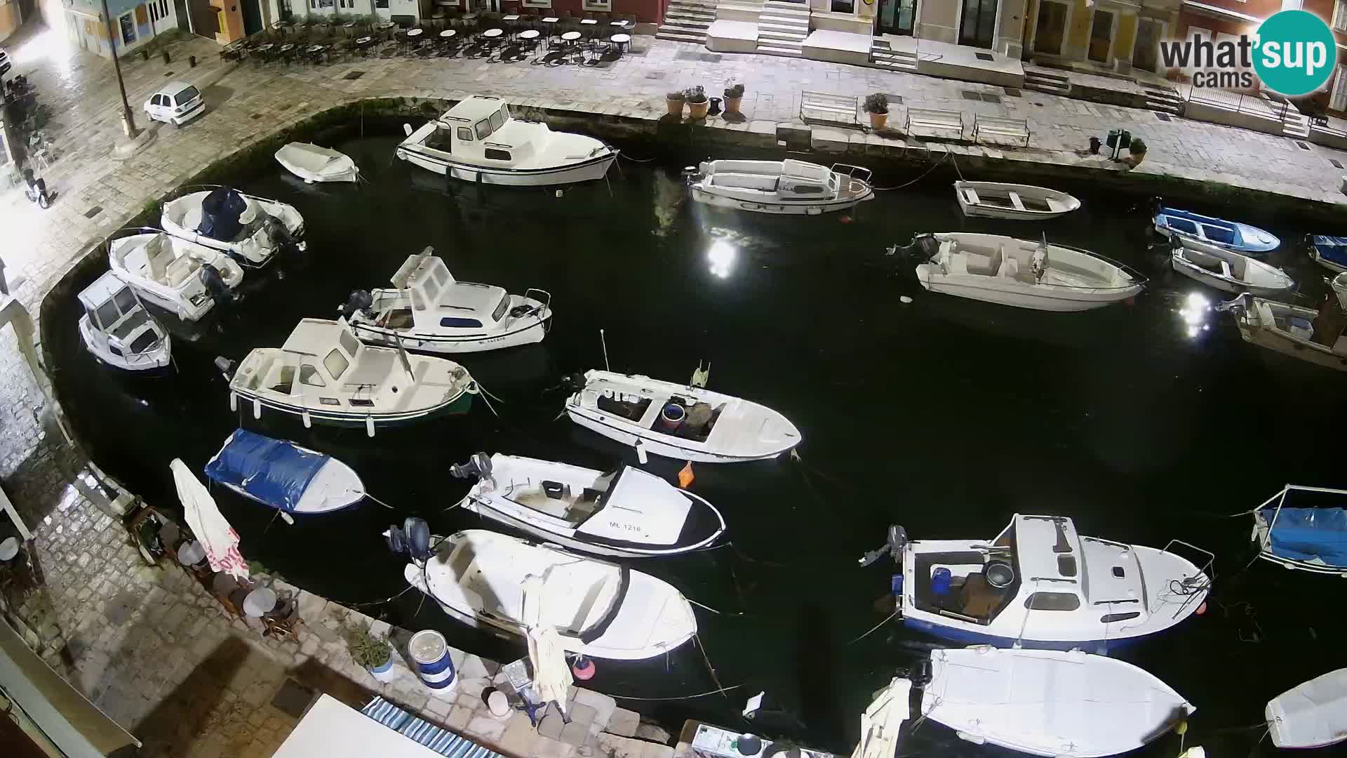 Veli Lošninj webcam – main square