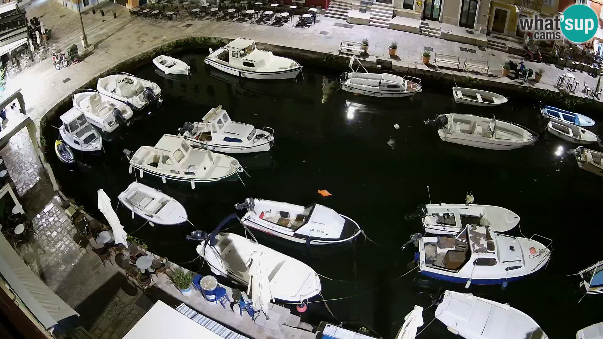 Veli Lošninj webcam – main square