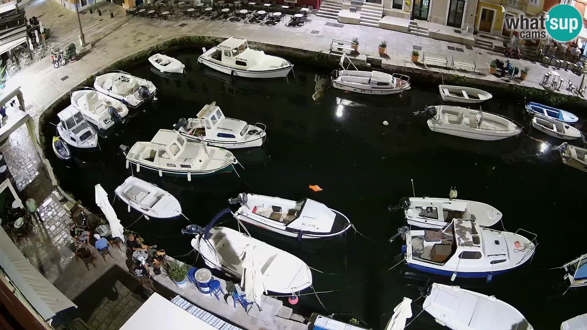 Veli Lošninj webcam – main square