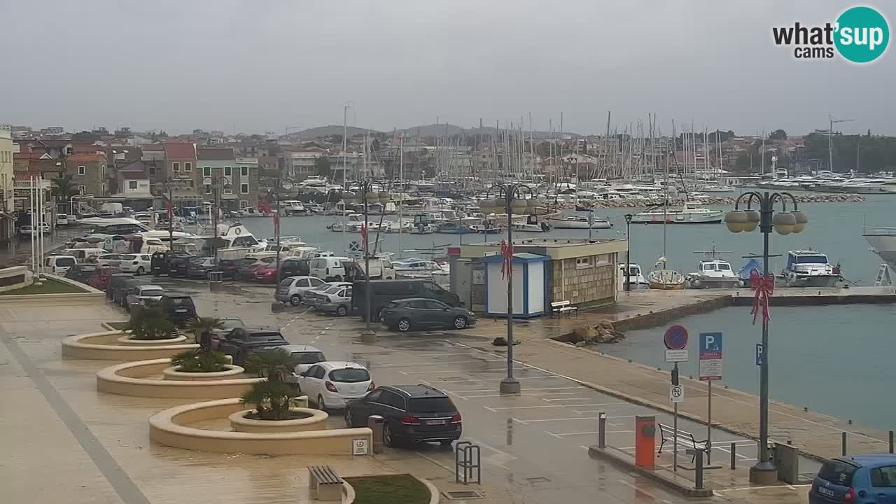 Vodice spletna kamera – marina in riva