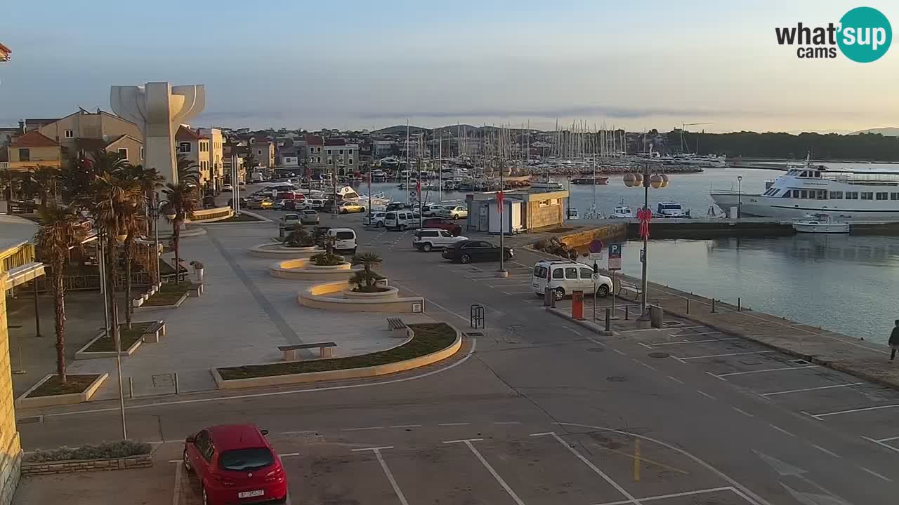 Vodice spletna kamera – marina in riva