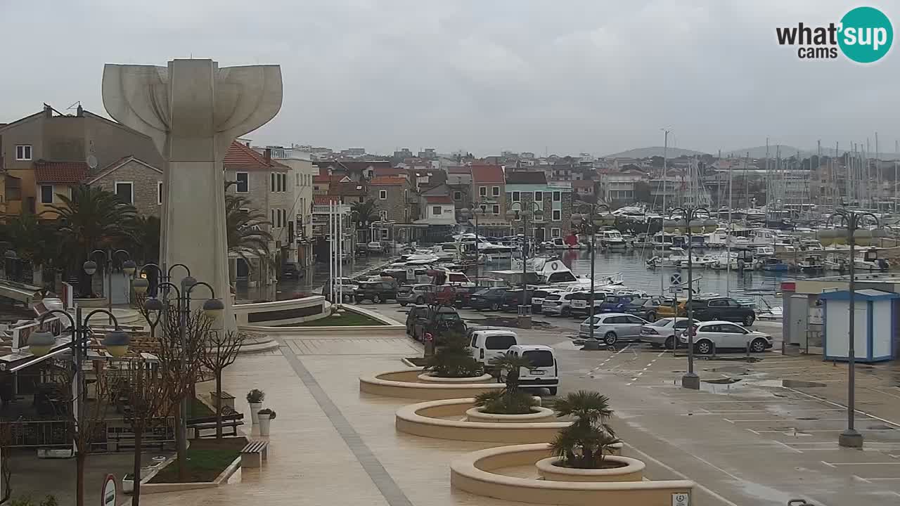 Vodice spletna kamera – marina in riva