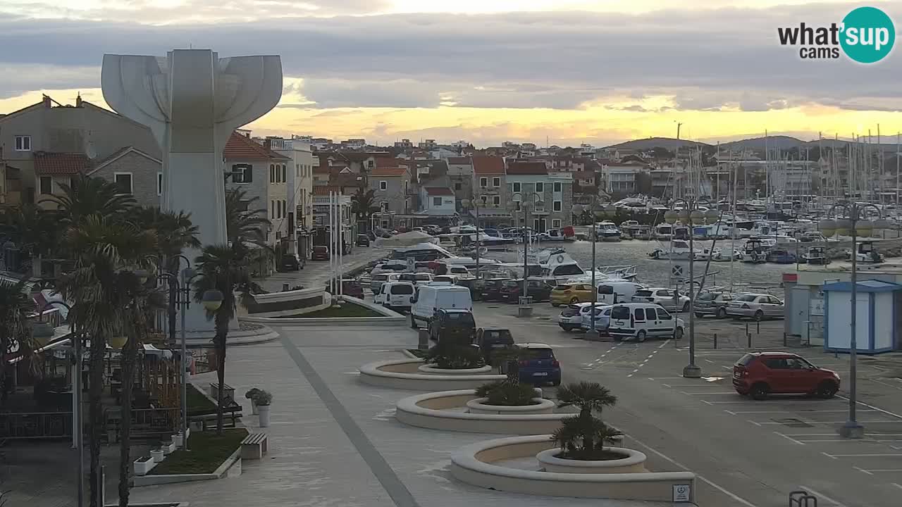 Vodice spletna kamera – marina in riva