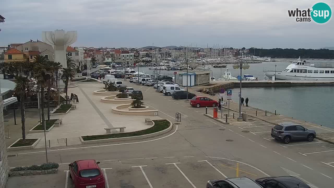 Vodice spletna kamera – marina in riva