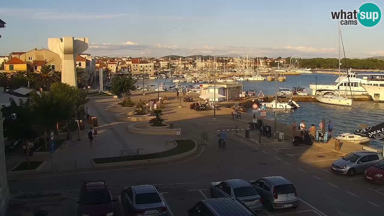 Vodice spletna kamera – marina in riva