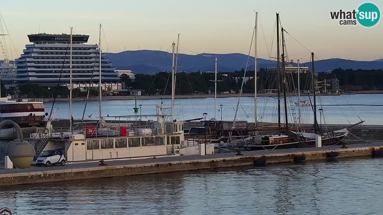 Vodice spletna kamera – marina in riva