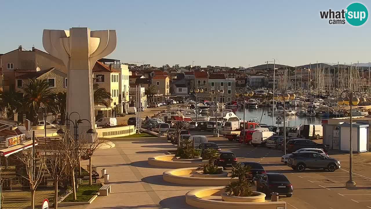 Vodice spletna kamera – marina in riva