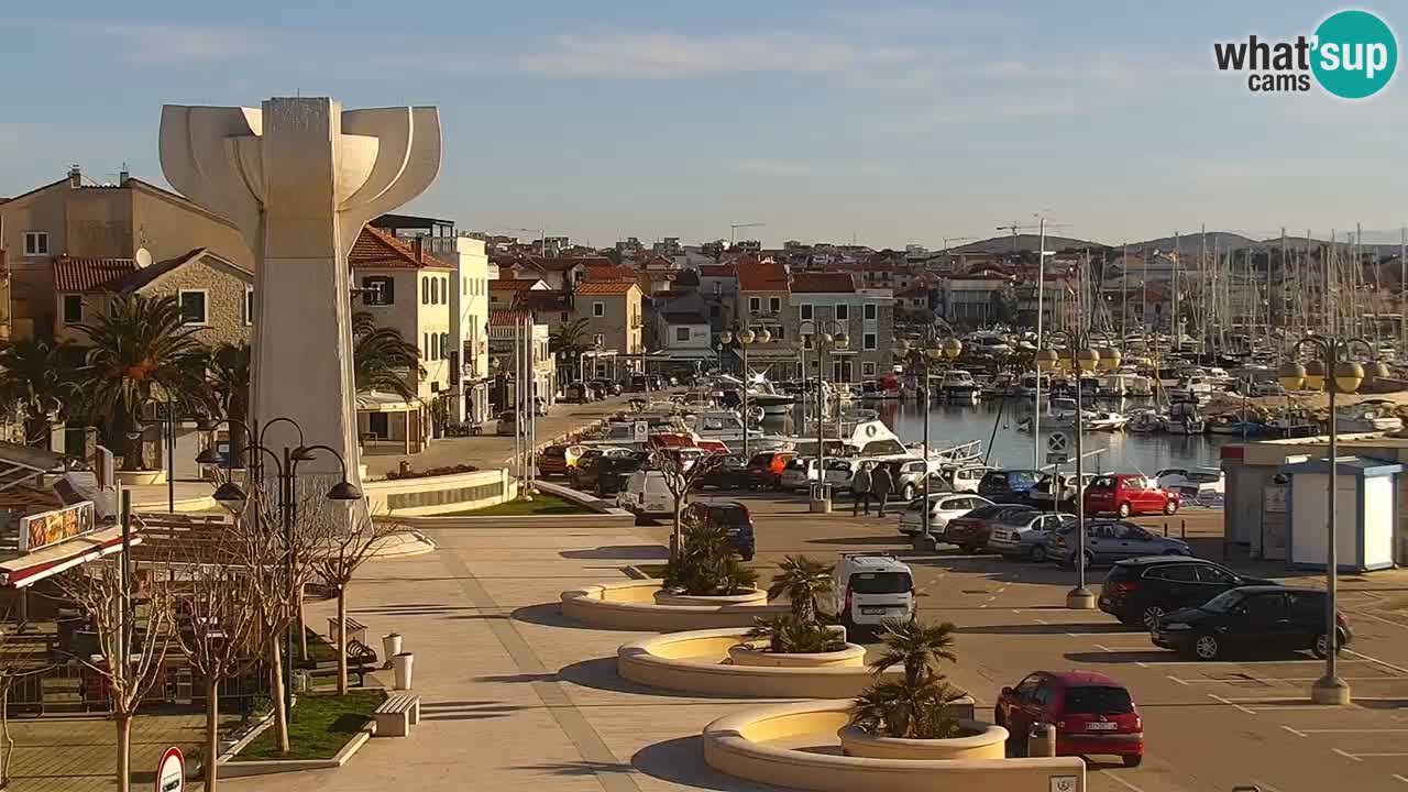 Vodice spletna kamera – marina in riva
