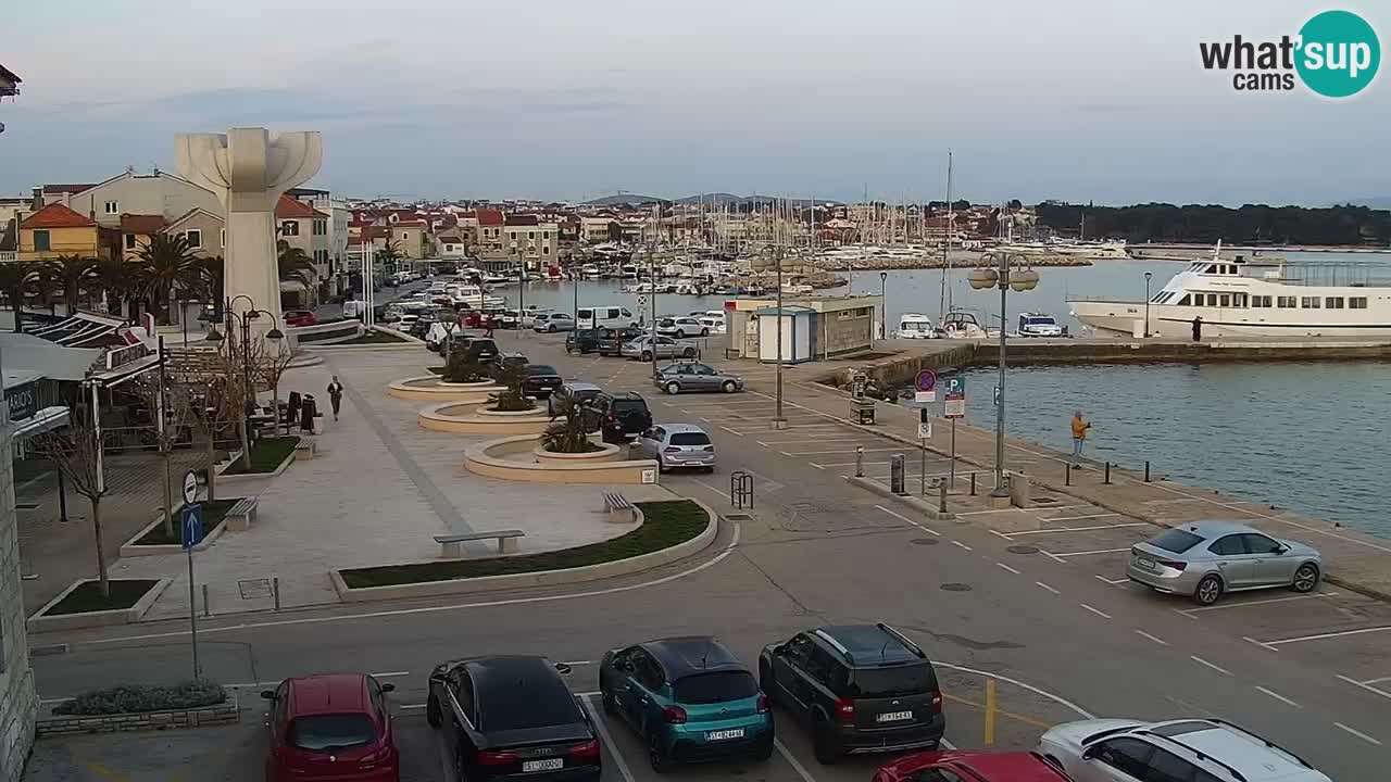 Vodice spletna kamera – marina in riva
