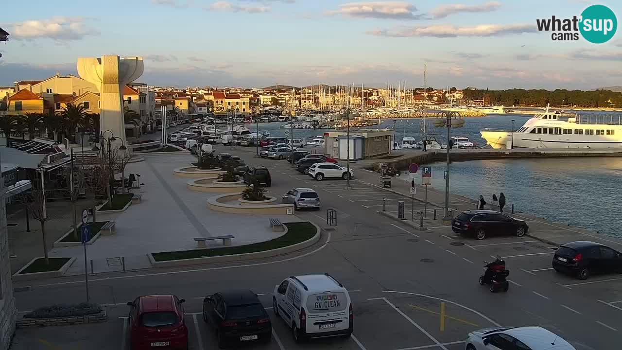 Vodice spletna kamera – marina in riva
