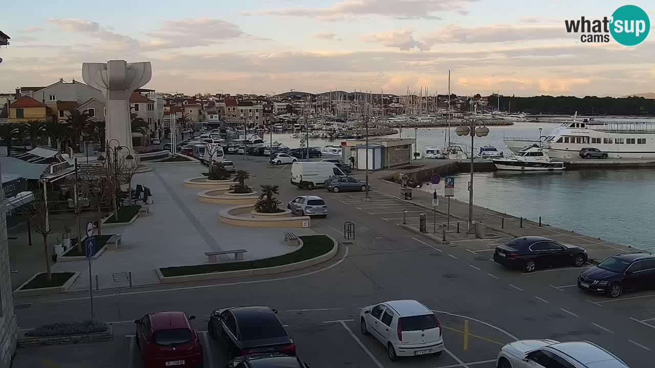 Vodice spletna kamera – marina in riva