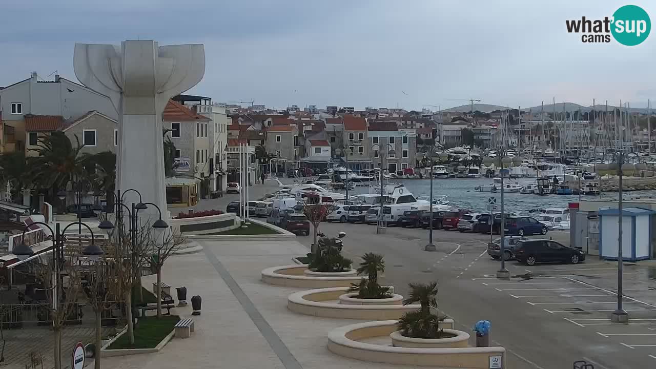Vodice spletna kamera – marina in riva
